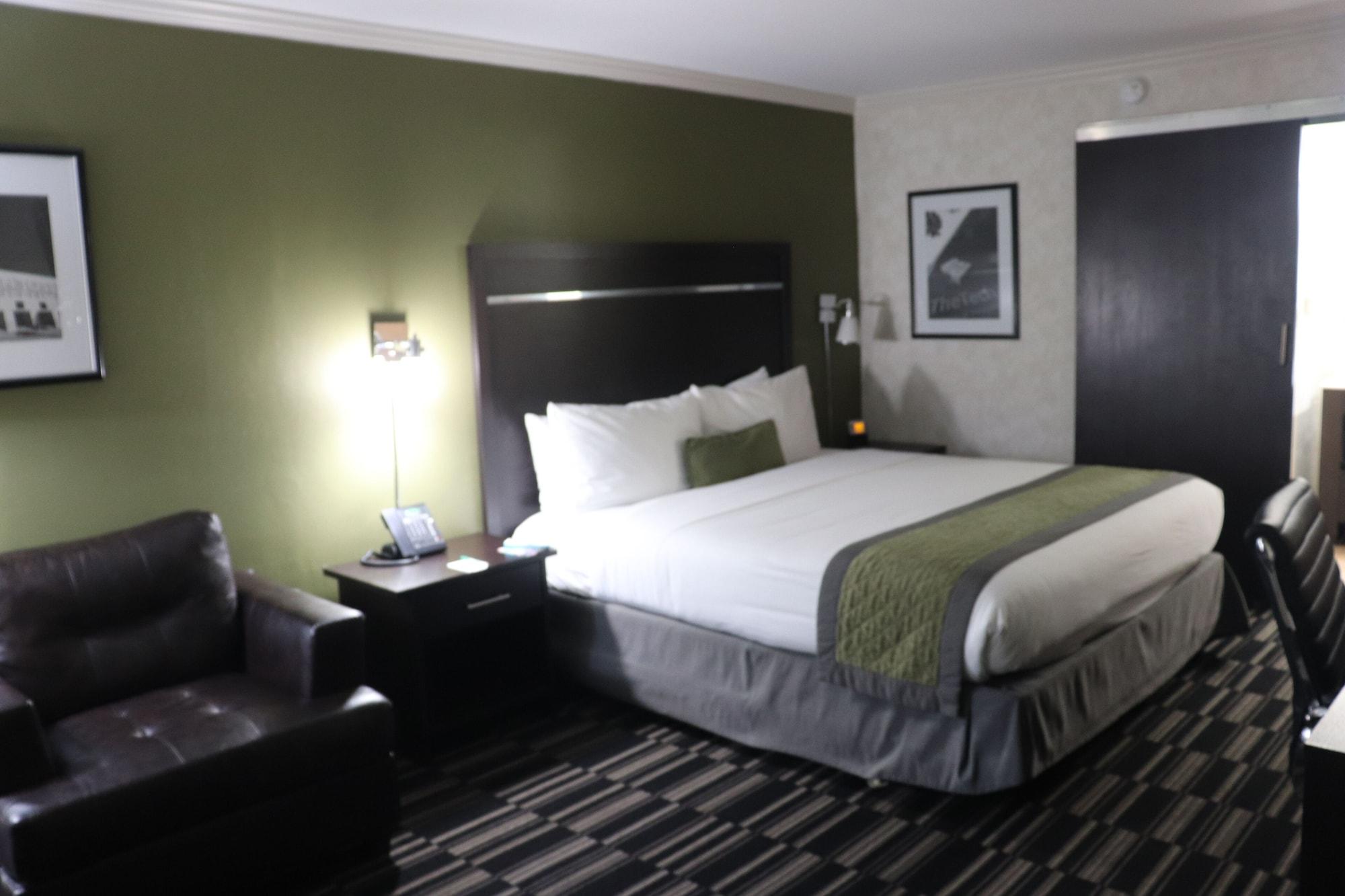 Wyndham Garden San Jose Airport Hotel Екстериор снимка
