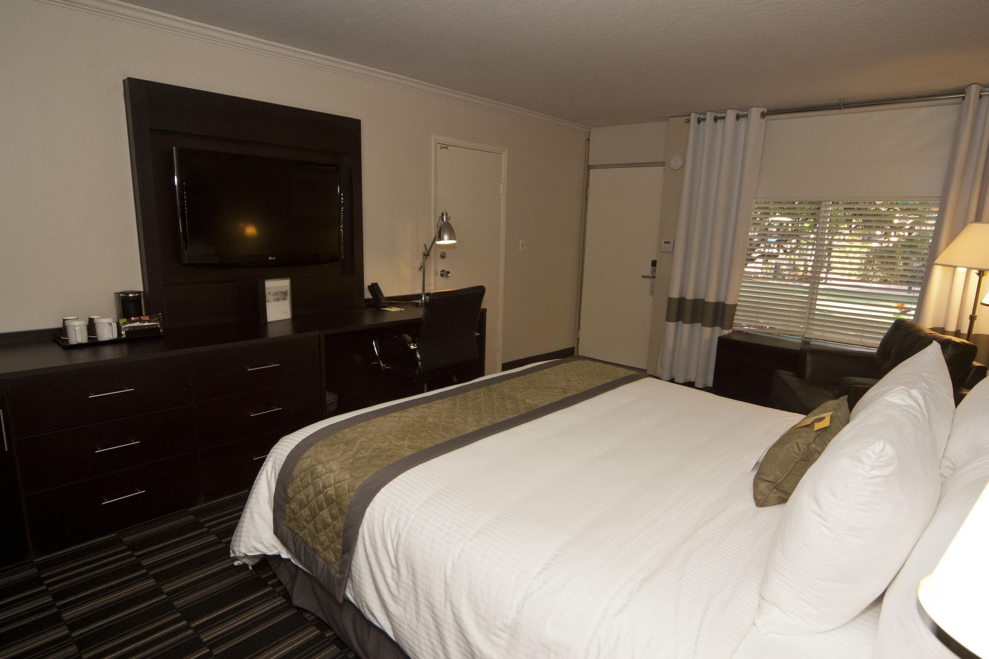 Wyndham Garden San Jose Airport Hotel Екстериор снимка