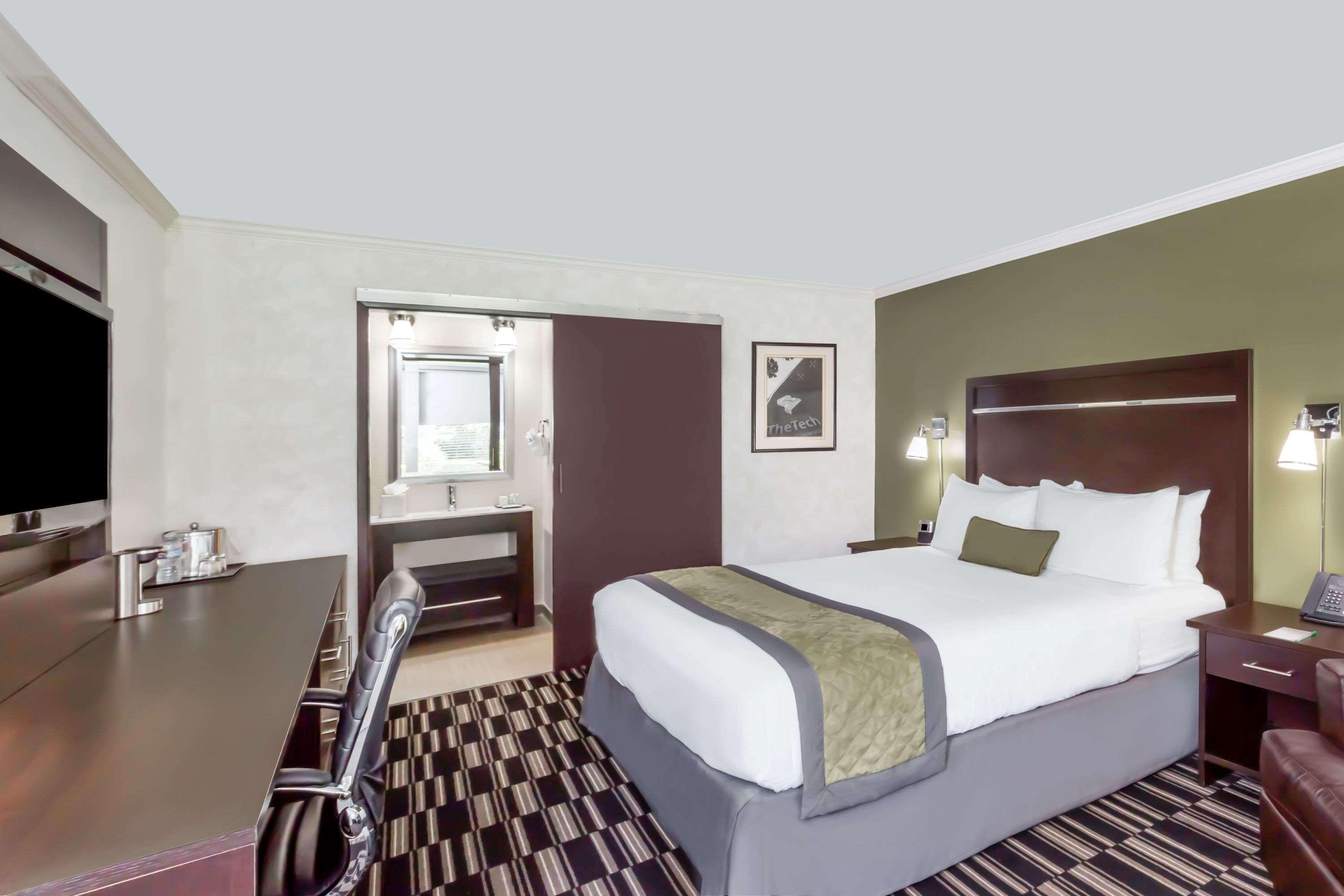Wyndham Garden San Jose Airport Hotel Екстериор снимка