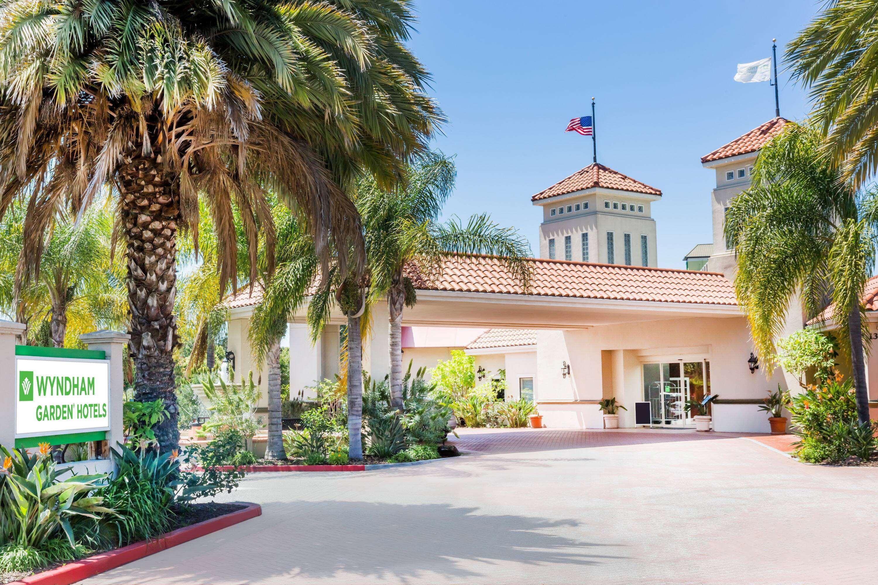 Wyndham Garden San Jose Airport Hotel Екстериор снимка