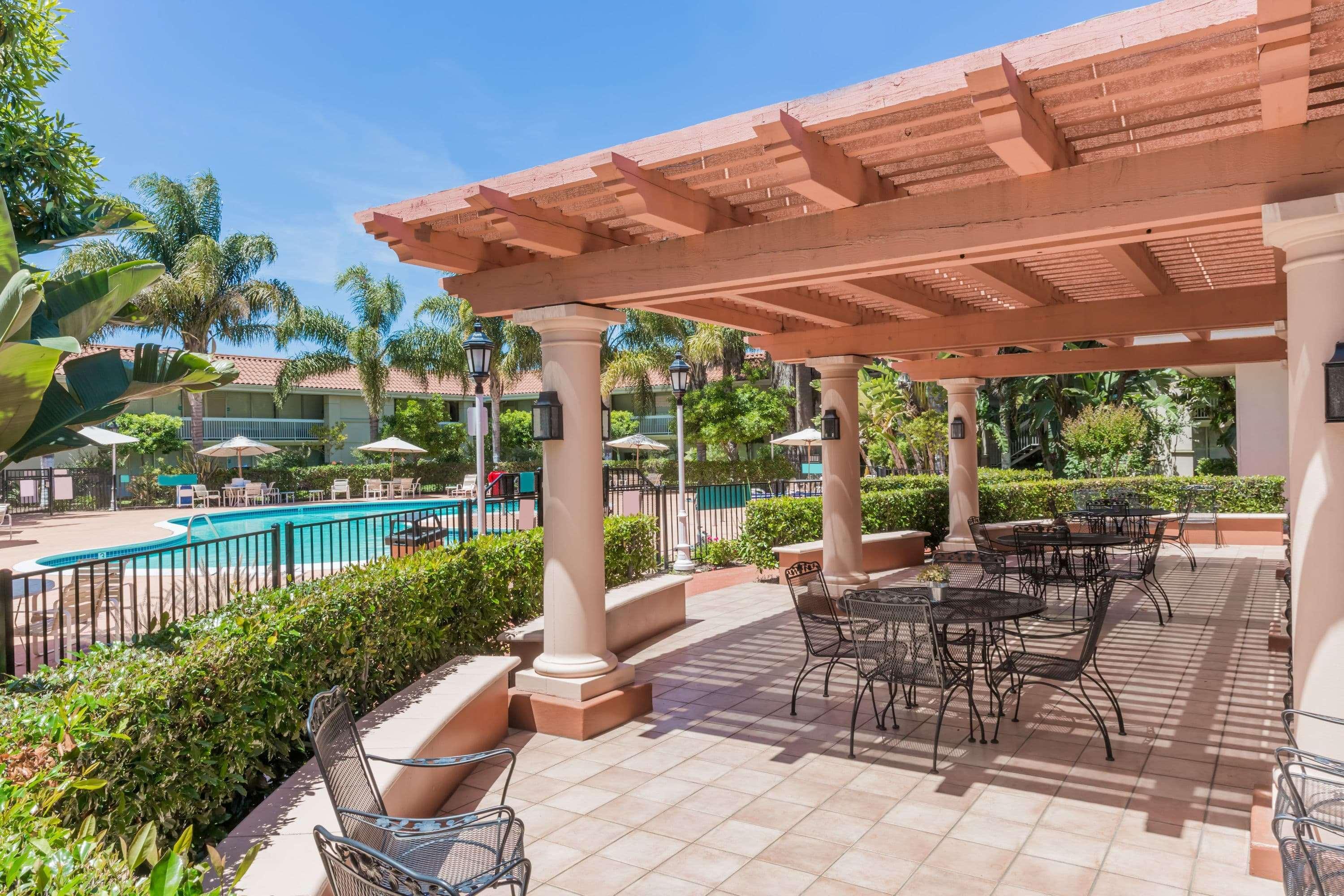 Wyndham Garden San Jose Airport Hotel Екстериор снимка