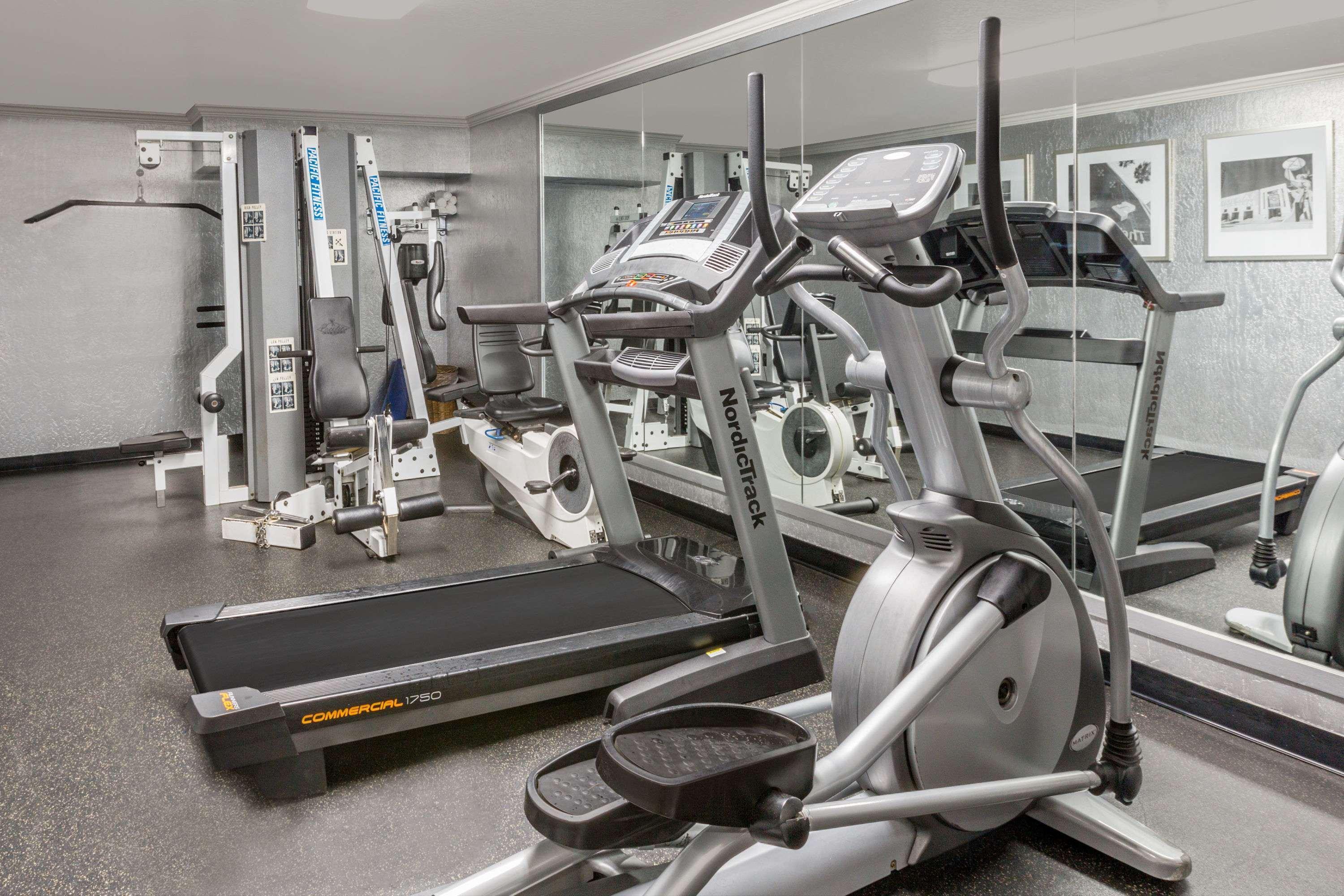 Wyndham Garden San Jose Airport Hotel Екстериор снимка