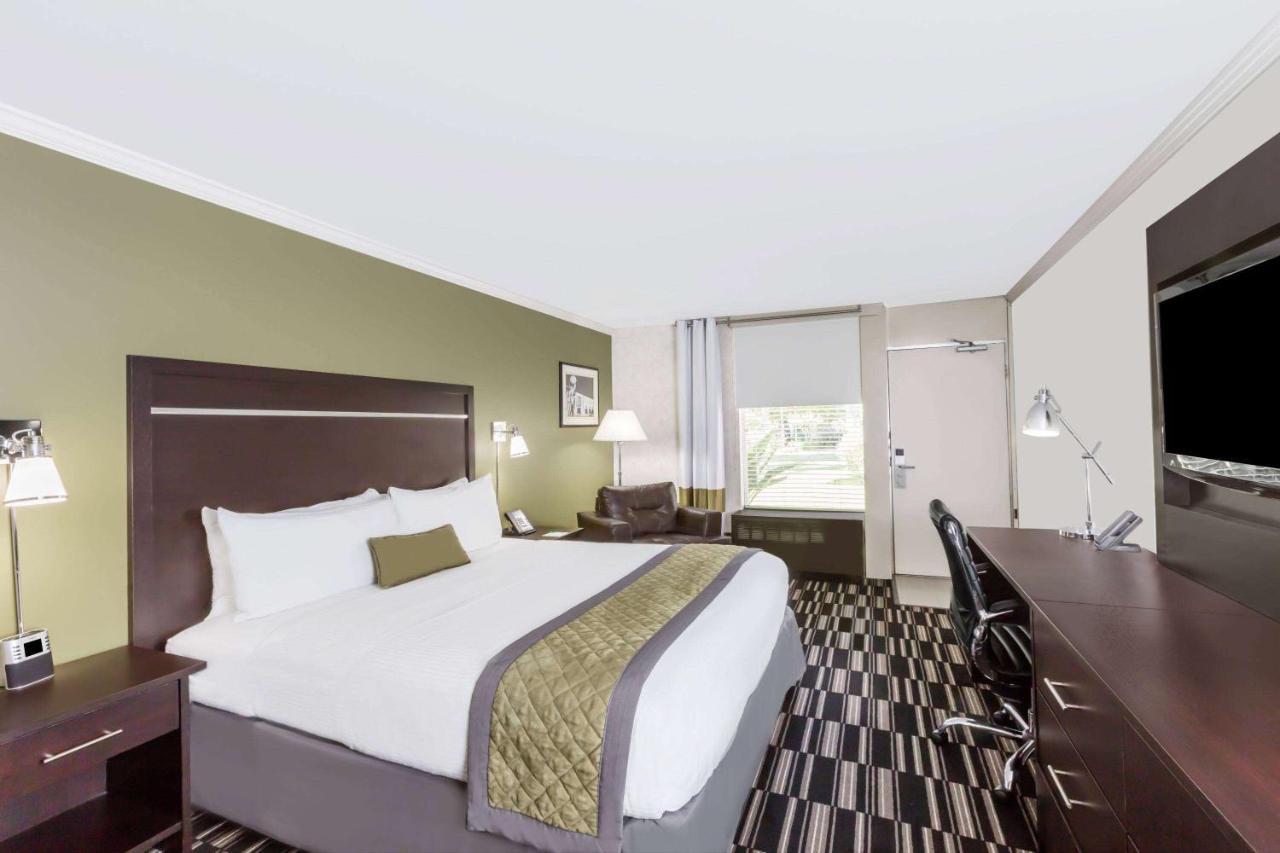 Wyndham Garden San Jose Airport Hotel Екстериор снимка