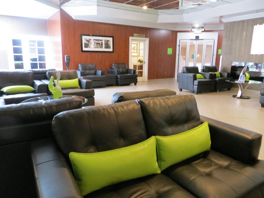 Wyndham Garden San Jose Airport Hotel Екстериор снимка