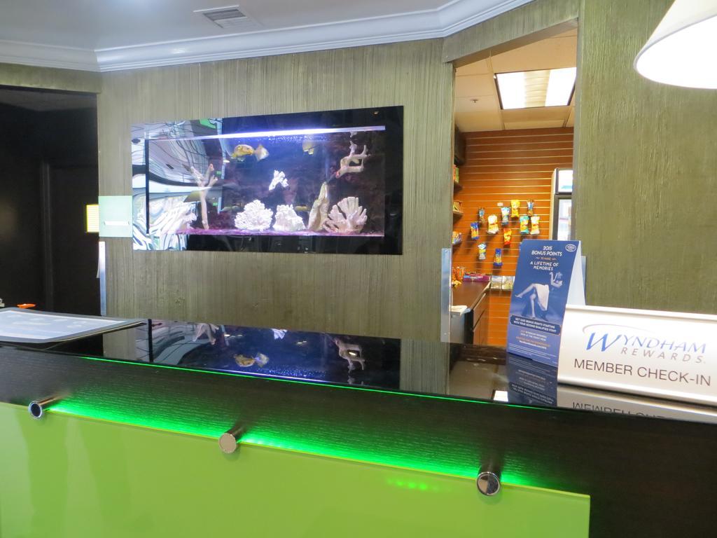 Wyndham Garden San Jose Airport Hotel Екстериор снимка