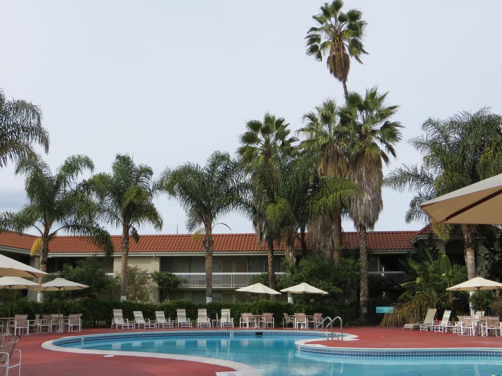 Wyndham Garden San Jose Airport Hotel Екстериор снимка
