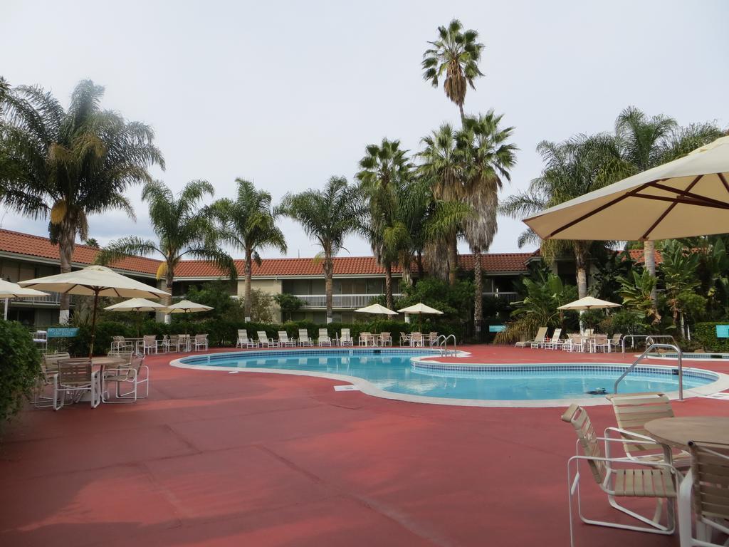 Wyndham Garden San Jose Airport Hotel Екстериор снимка