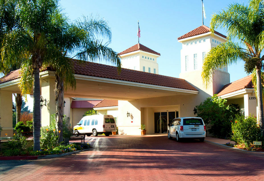 Wyndham Garden San Jose Airport Hotel Екстериор снимка