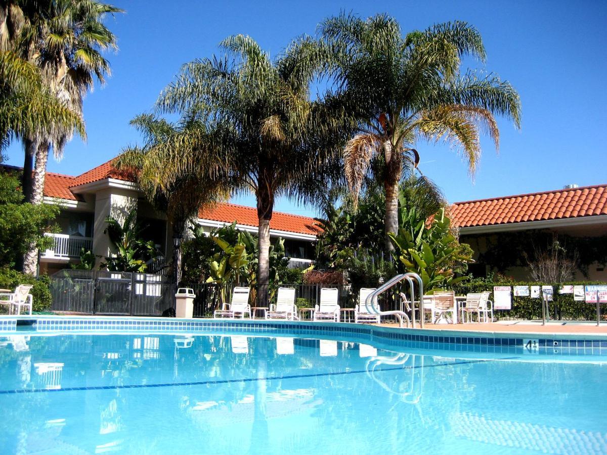 Wyndham Garden San Jose Airport Hotel Екстериор снимка